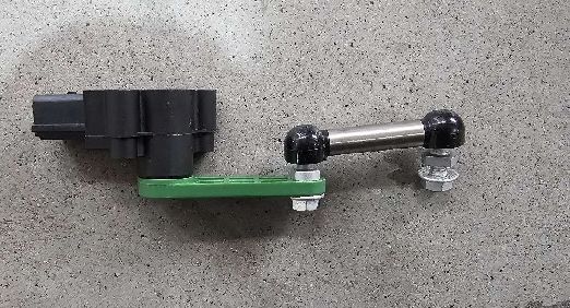 حسگر تعلیق هوا در سمت راست جلویی Tesla Model S 6006514-00-B 12V DC