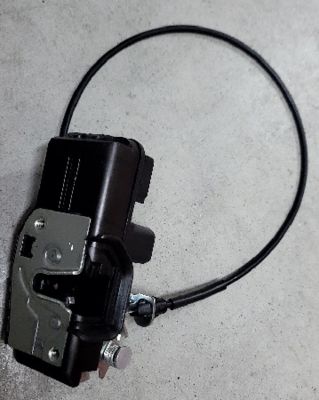 قفل درب جلویی راست تسلا مدل S 6008912-99-C 24x19x12cm