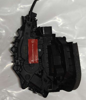 قفل درب جلو راست تسلا مدل 3 2023+ 1738945-01-D