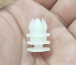 White Plastic Apron Trim Clip 10X2.5 for Tesla MY/M3 (2017-2023) - Part 1092696-00-B